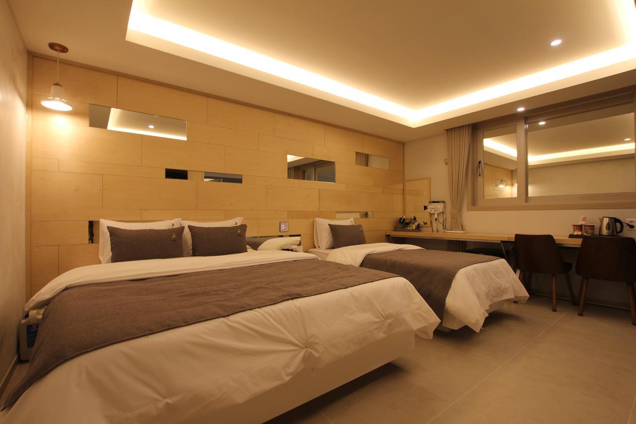 Jade Hotel Ilsan Ni Exterior foto